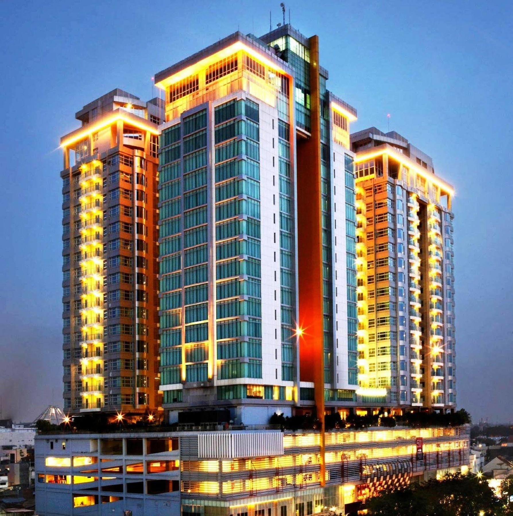 Cambridge Hotel Medan Exterior photo